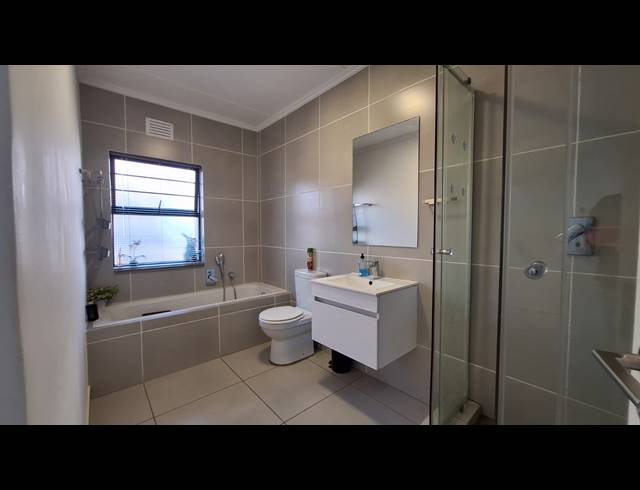 3 BEDROOM APARTMENT TO LET IN BALLITO CENTRAL